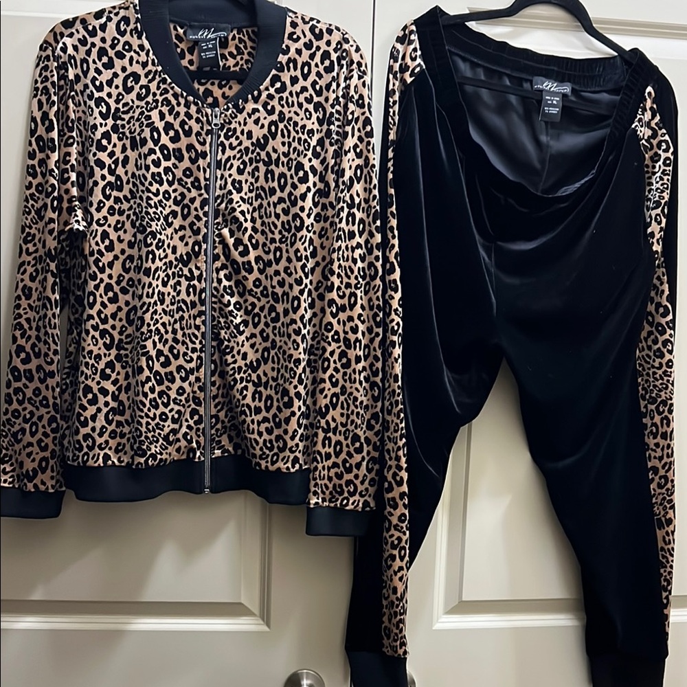 Midnight Velvet Animal Print Velour Set Size XL